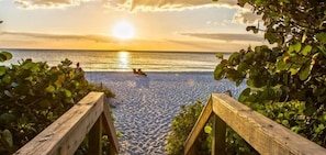 Una playa cerca