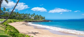 Tropical stays where comfort meets the course