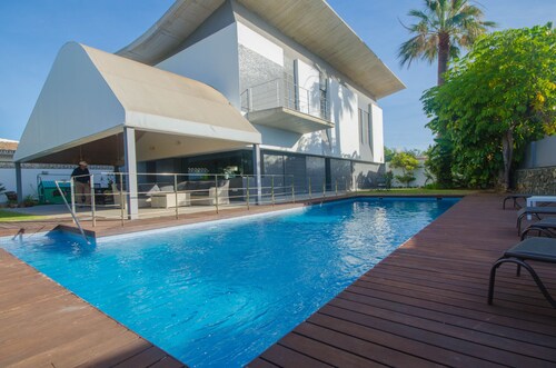 Villa Luna de Mar- Piscina Junto a la Playa