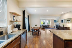 Interior - Luxury 3BR Home in the Heart of Hillsboro (Hillsboro)
