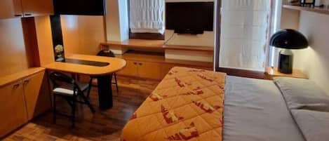 1 habitación, wifi y ropa de cama
