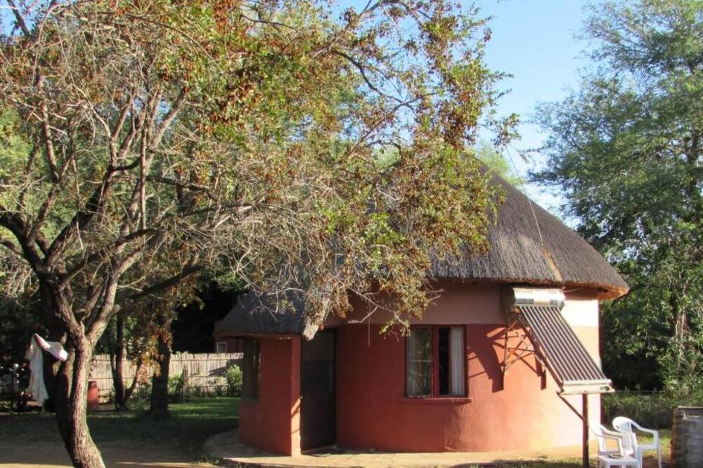 Amanzimlotzi Riverside Bush Camp