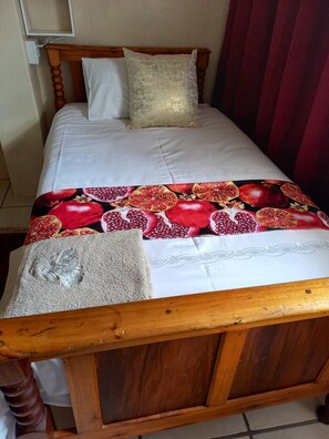 1 chambre, fer et planche à repasser, Wi-Fi gratuit, draps fournis