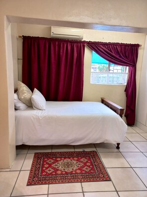 1 bedroom, iron/ironing board, free WiFi, bed sheets - Beit El - The Royal  (Polokwane)