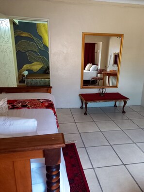 1 chambre, fer et planche à repasser, Wi-Fi gratuit, draps fournis