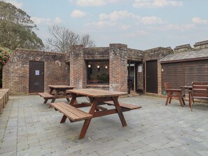 Cottage | Outdoor dining