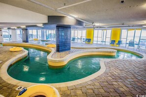 屋内プール、温水プール