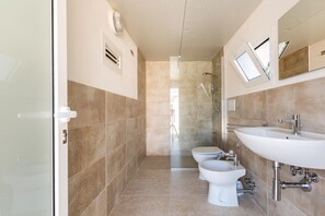 Villa | Badezimmer