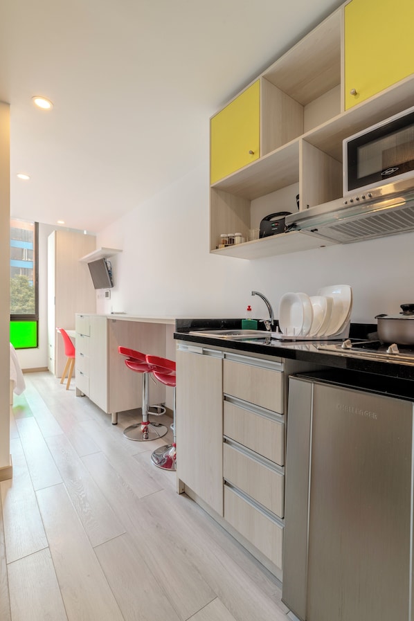 Deluxe Studio Suite | Private kitchen