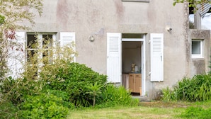 Unclassified image, 5 of 26, button - Small House 5min Drive from Beach with Private Terrace and Garden (Plobannalec-Lesconil)