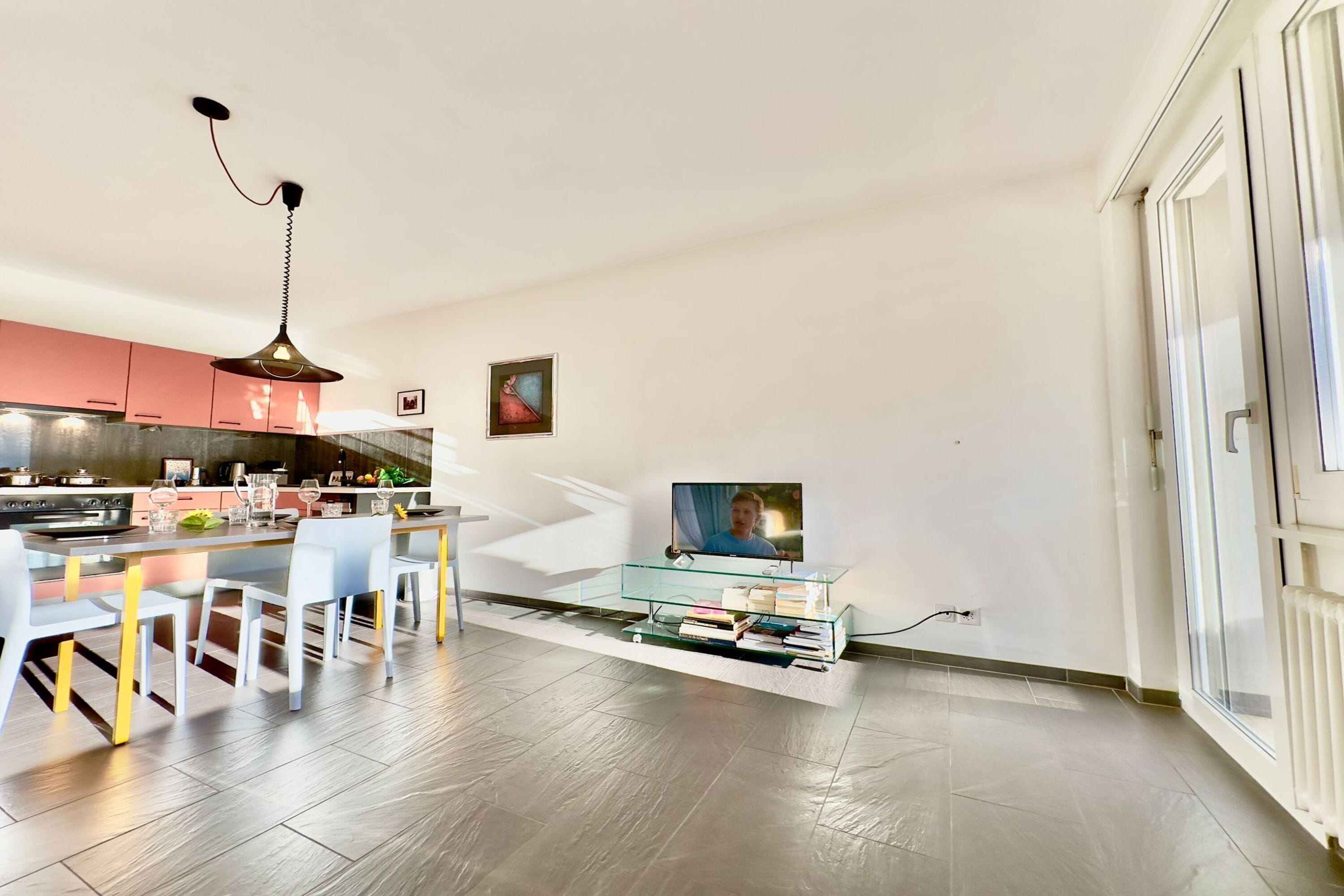 Family Apartment, Multiple Bedrooms (Malibu46) | Dining
