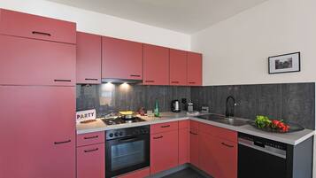 Family Apartment, Multiple Bedrooms (Malibu46) | Private kitchen | Fridge, oven, stovetop, dishwasher