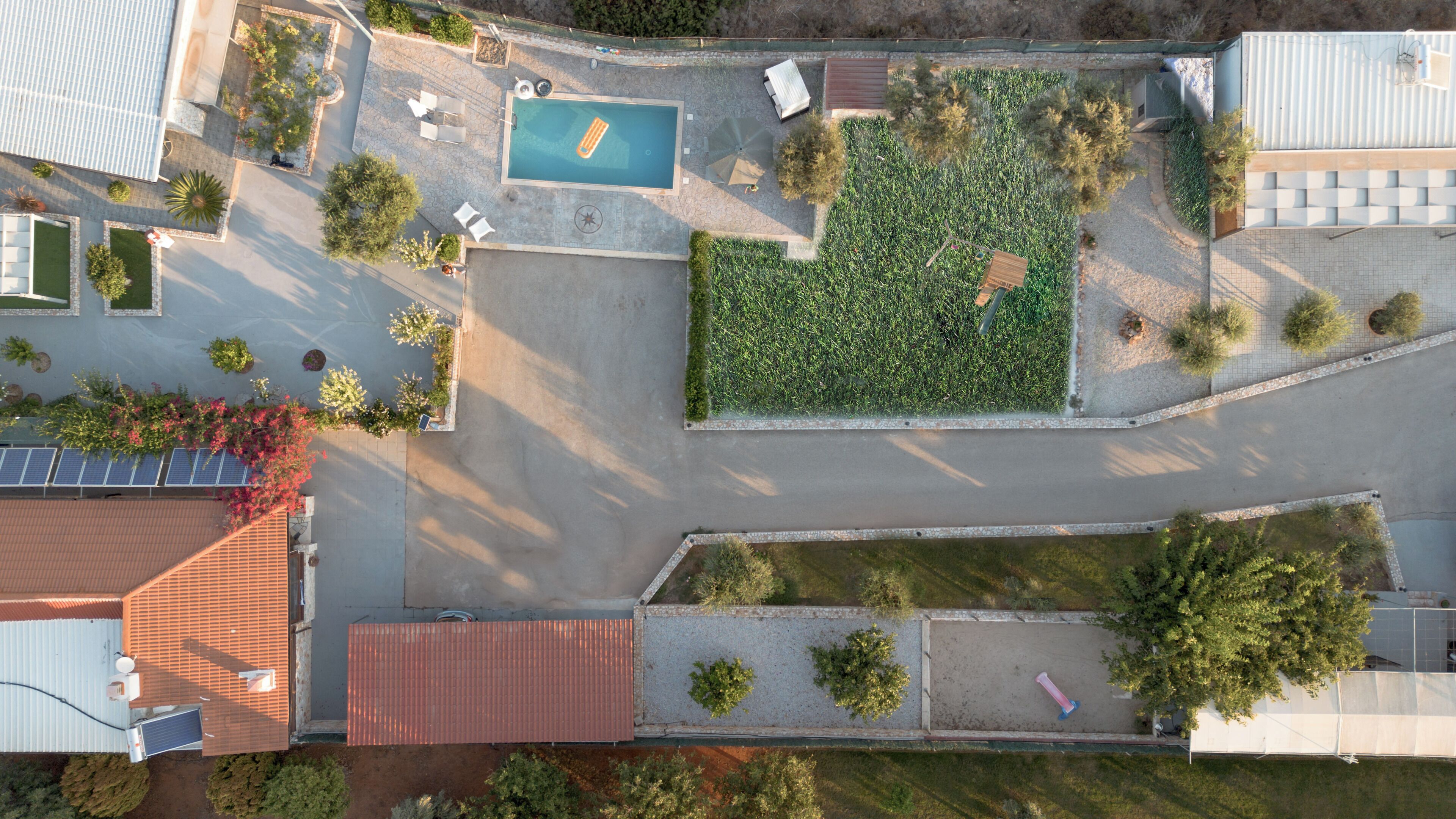 المنشأة من الخارج