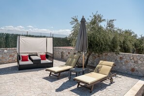 Soundproofing, iron/ironing board, free WiFi, bed sheets - Alkistis Sweet Homes (Chania)