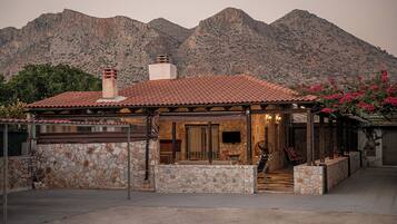 Cottage House | Terrace/patio