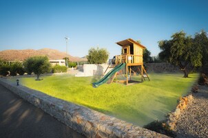 Área de juegos infantiles al aire libre