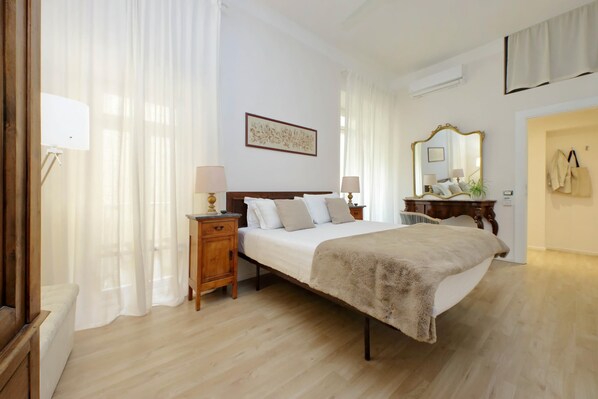 2 bedrooms - Treasurerome Carmen Suite 2BR (Rome)