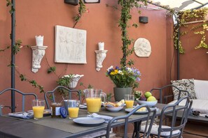 3 bedrooms - Treasurerome Spanish Steps Terrace 3BR (Rome)