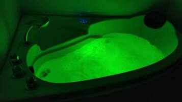 Bain à remous intérieur