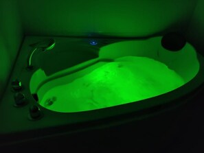 Indoor spa tub - 1qwqdfdgahgdzgsa (T'bilisi)