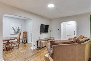 Living area - Walk to Wesley Hospital! Pickle Ball & Bikes on Site!
(Wichita)