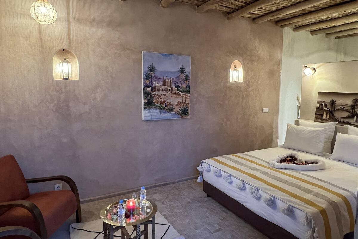 Traditional Room | In-room safe, blackout curtains, soundproofing, free WiFi