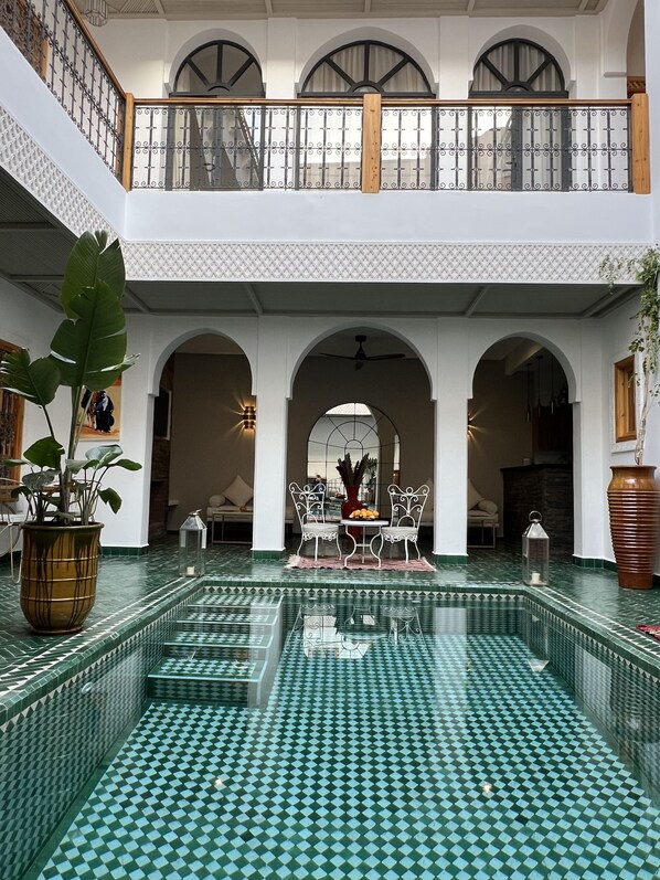 Mặt tiền nơi lưu trú