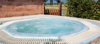 Ferme 'Le Gerlette - La Stalla' avec piscine partagée, Wi-Fi et climatisation