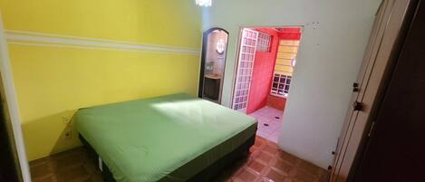 3 slaapkamers, een strijkplank/strijkijzer, gratis wifi