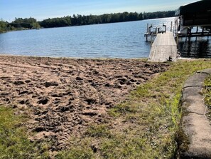 In Strandnähe, Liegestühle, Strandtücher