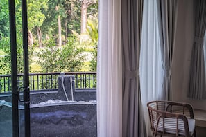 Luxury Villa | Balcony