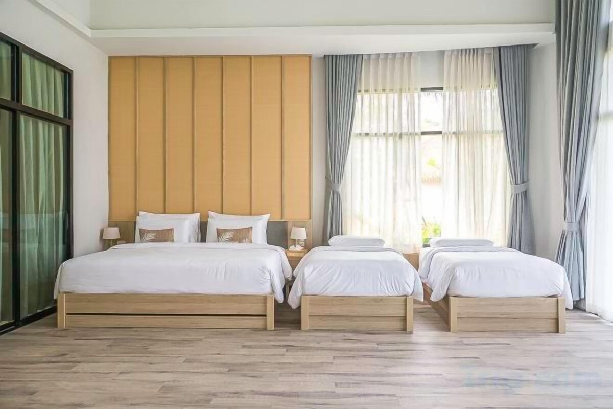 Ropa de cama de alta calidad, minibar y escritorio 