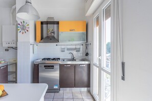 Fridge, microwave, oven, dishwasher