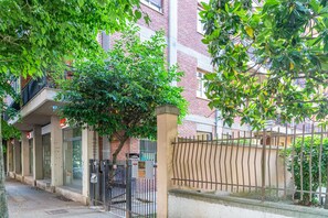 Exterior - Casa Golgi (Pavia)