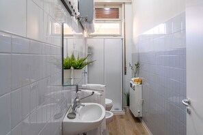 Shower, hair dryer, towels - Casa Golgi (Pavia)