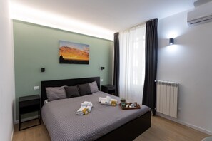 Ferros/tábuas de passar roupa, Wi-Fi de cortesia, roupa de cama