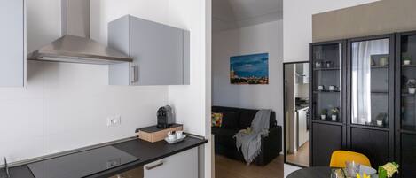 Frigorifero, forno, piano cottura, lavastoviglie