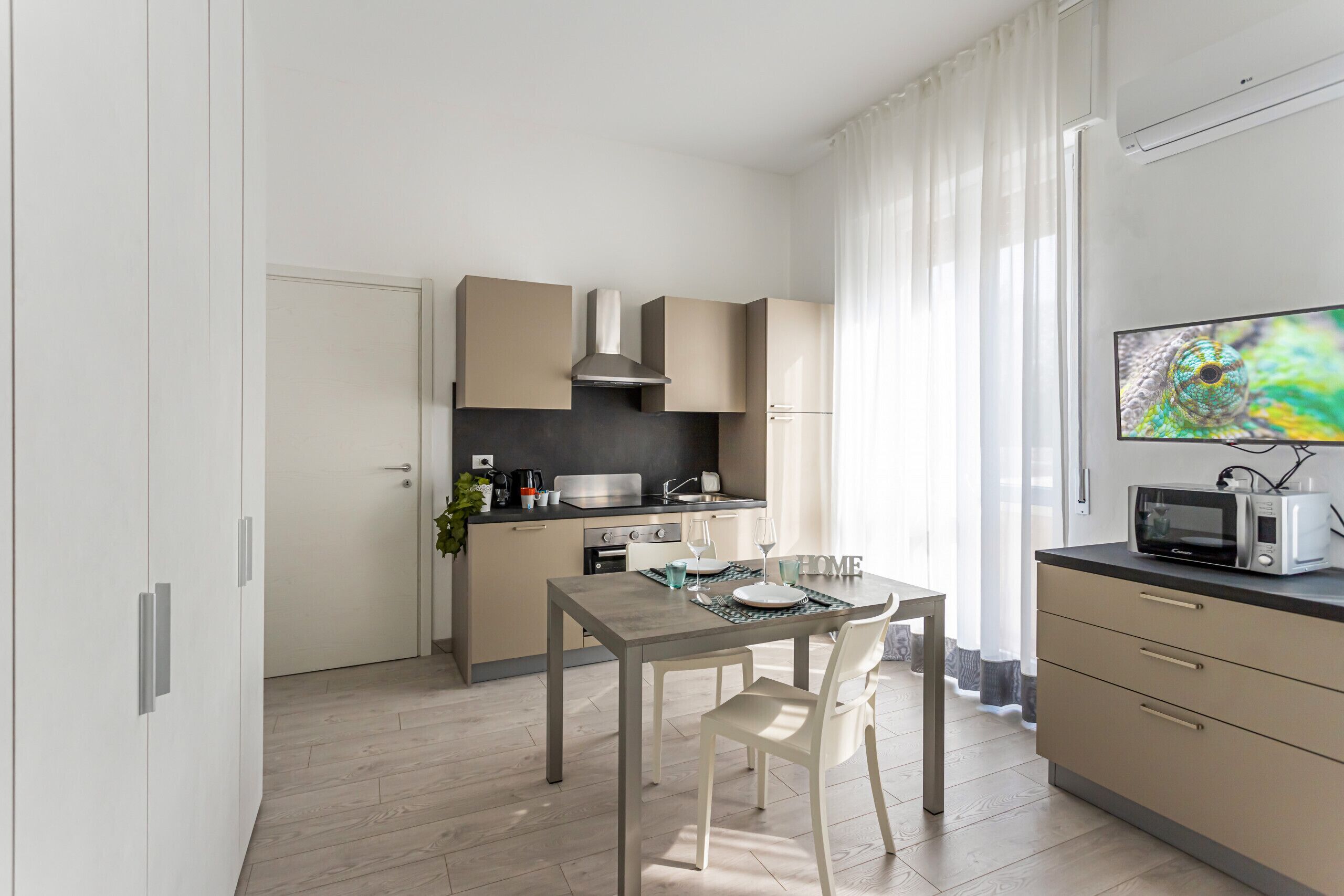 Refrigerador, microondas, horno y lavavajillas 