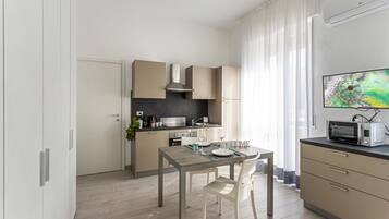 Refrigerador, microondas, horno y lavavajillas