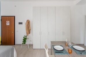 Iron/ironing board, free WiFi, bed sheets - Casa Teodolinda (Pavia)