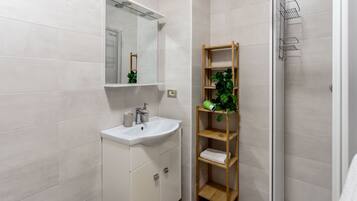 Doccia, asciugacapelli, asciugamani