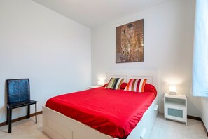 Bügeleisen/Bügelbrett, kostenloses WLAN, Bettwäsche