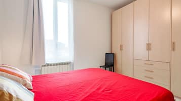 Bügeleisen/Bügelbrett, kostenloses WLAN, Bettwäsche