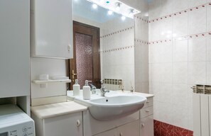 Dutxa, assecador de cabells i tovalloles 