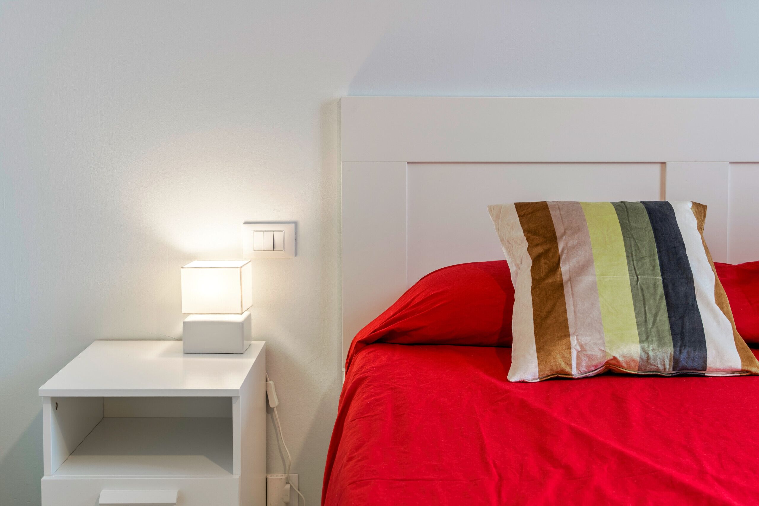 Silitysrauta/-lauta, ilmainen Wi-Fi, vuodevaatteet