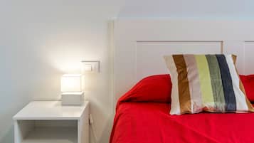 Silitysrauta/-lauta, ilmainen Wi-Fi, vuodevaatteet