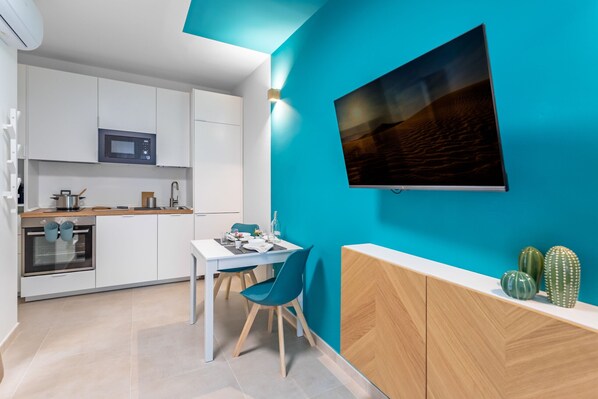 Fridge, microwave, oven, dishwasher