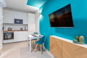 冷蔵庫、電子レンジ、オーブン、食器洗い機