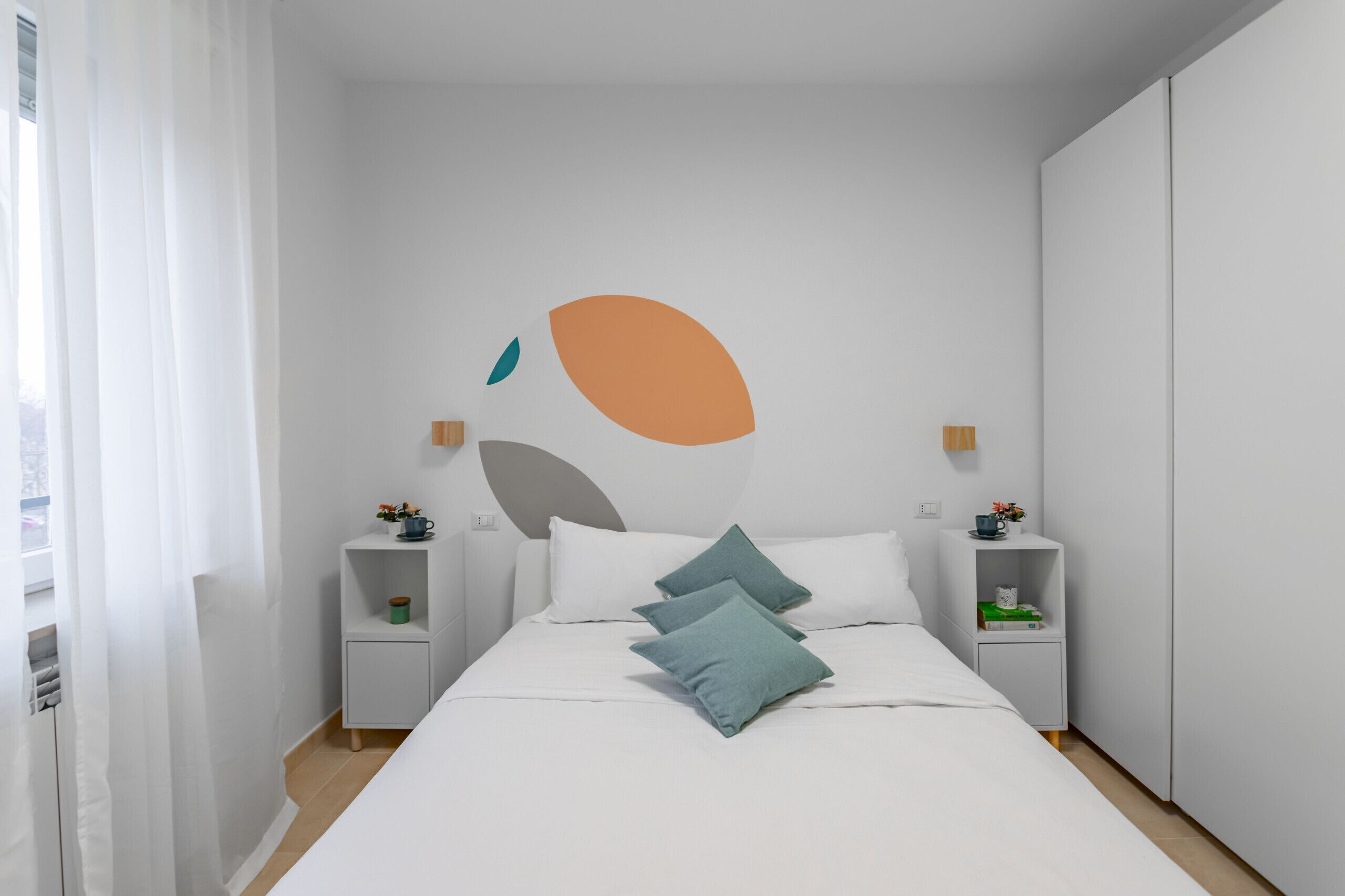 Iron/ironing board, WiFi (free), bed sheets