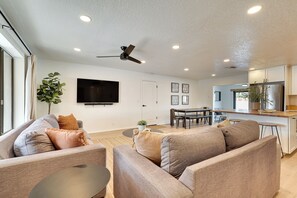 House (5 Bedrooms) | Interior